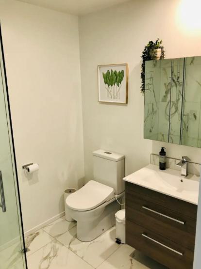 Hagley Townhouse Apartment *